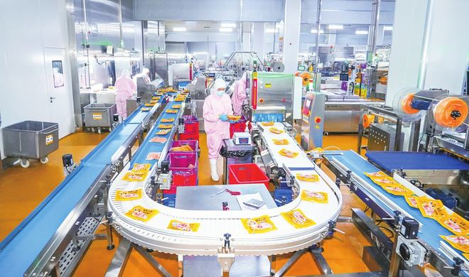 央視探訪皇家小虎華北超級工廠，解碼美味烤腸背后的高標準、高品質